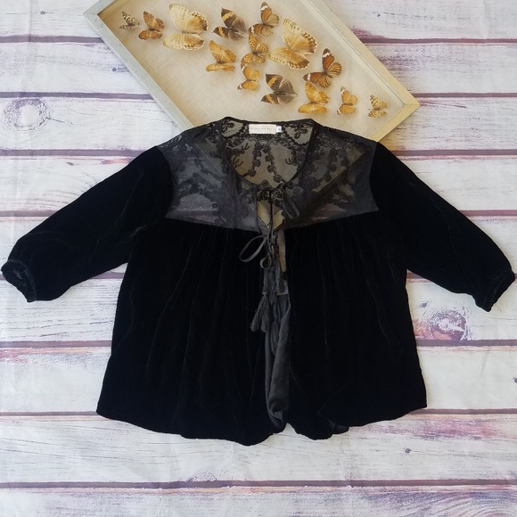 Johnny Was Tops - Johnny Was Black Velvet & Lace Swing Top Bolero XS